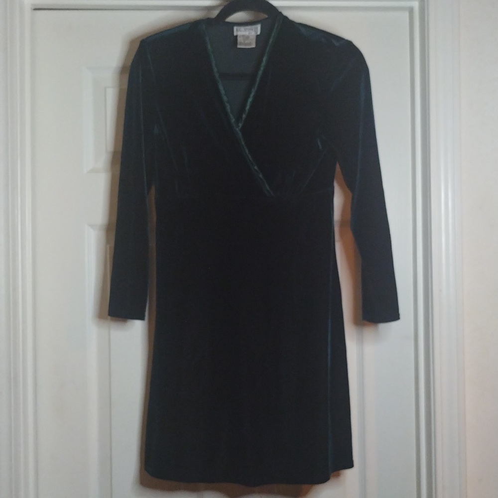 K.C. Spencer Women's Green‎ Velvet long sleeve dress Size 6P